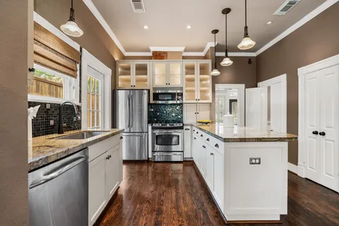 $995,000 | 1421 Columbia Street, Houston, TX 77008