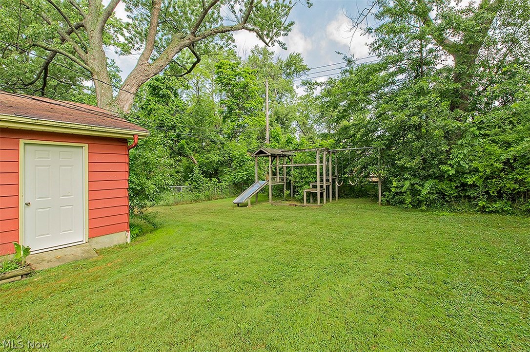 3253 Bradford Road Cleveland, OH 44118 - Photo 33 of 34