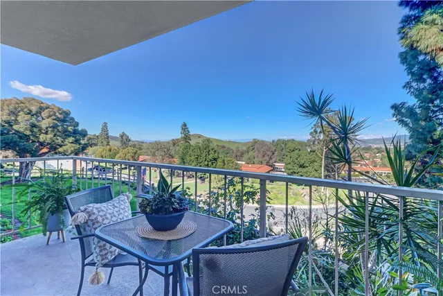 $425,000 | 5369 Algarrobo, Unit 2D, Laguna Woods, CA 92637