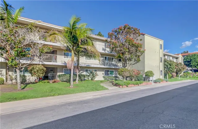 $425,000 | 5369 Algarrobo, Unit 2D, Laguna Woods, CA 92637