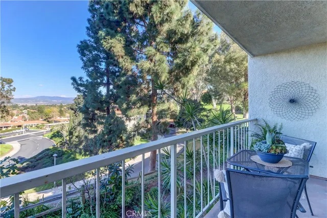 $425,000 | 5369 Algarrobo, Unit 2D, Laguna Woods, CA 92637