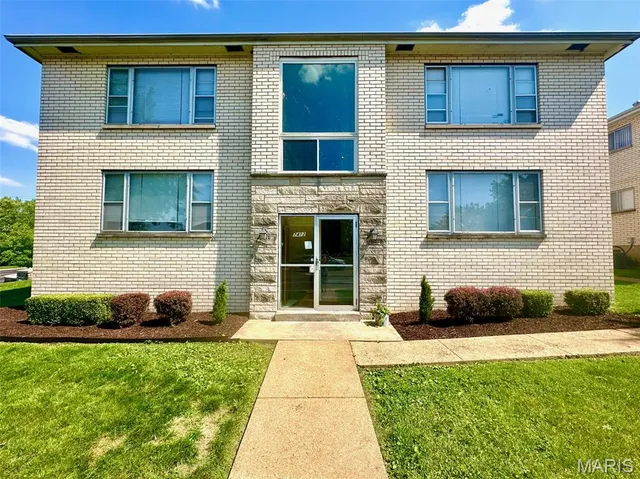 $895 | 7412 Gravois Avenue, St. Louis, MO 63123