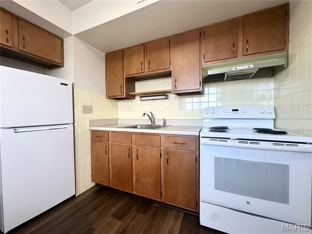 $895 | 7412 Gravois Avenue, St. Louis, MO 63123