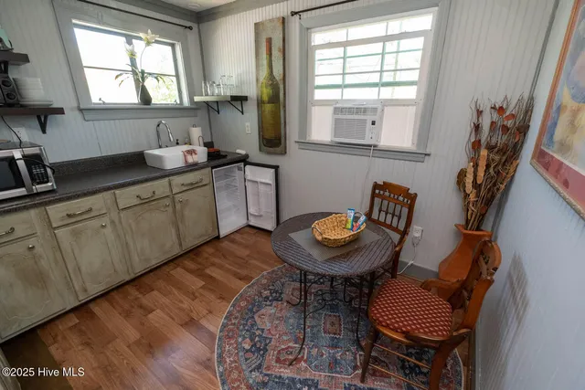 $1,250 | 411 George Street, Unit 3, New Bern, NC 28560