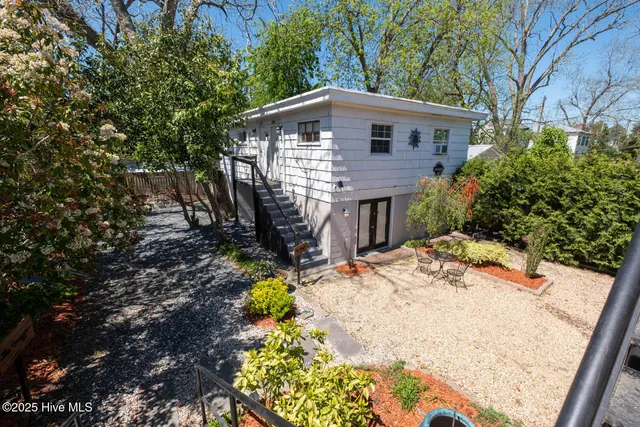 $1,250 | 411 George Street, Unit 3, New Bern, NC 28560