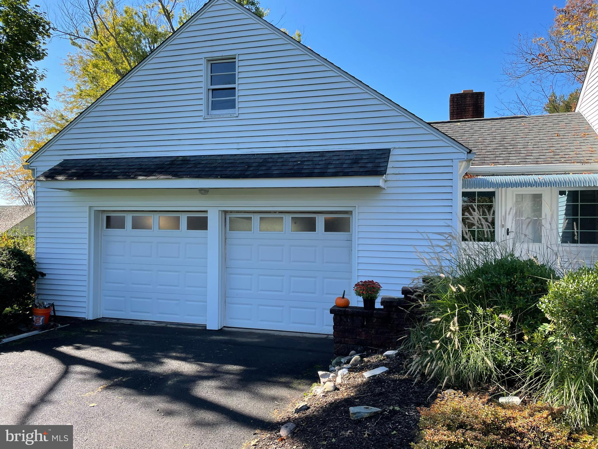 724 Godshall Road Telford, PA 18969 - Photo 3 of 22 2 Car Garage