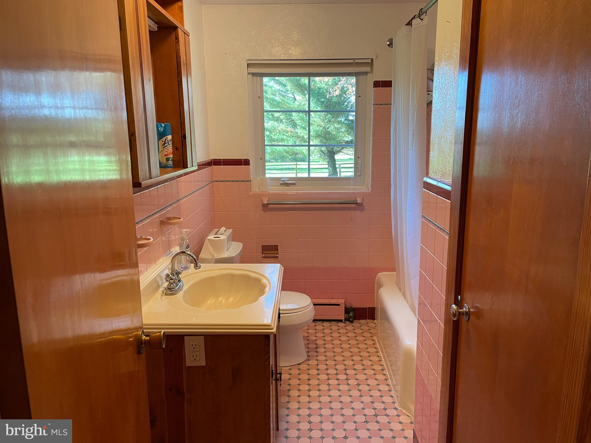 724 Godshall Road Telford, PA 18969 - Photo 9 of 22 Bathroom