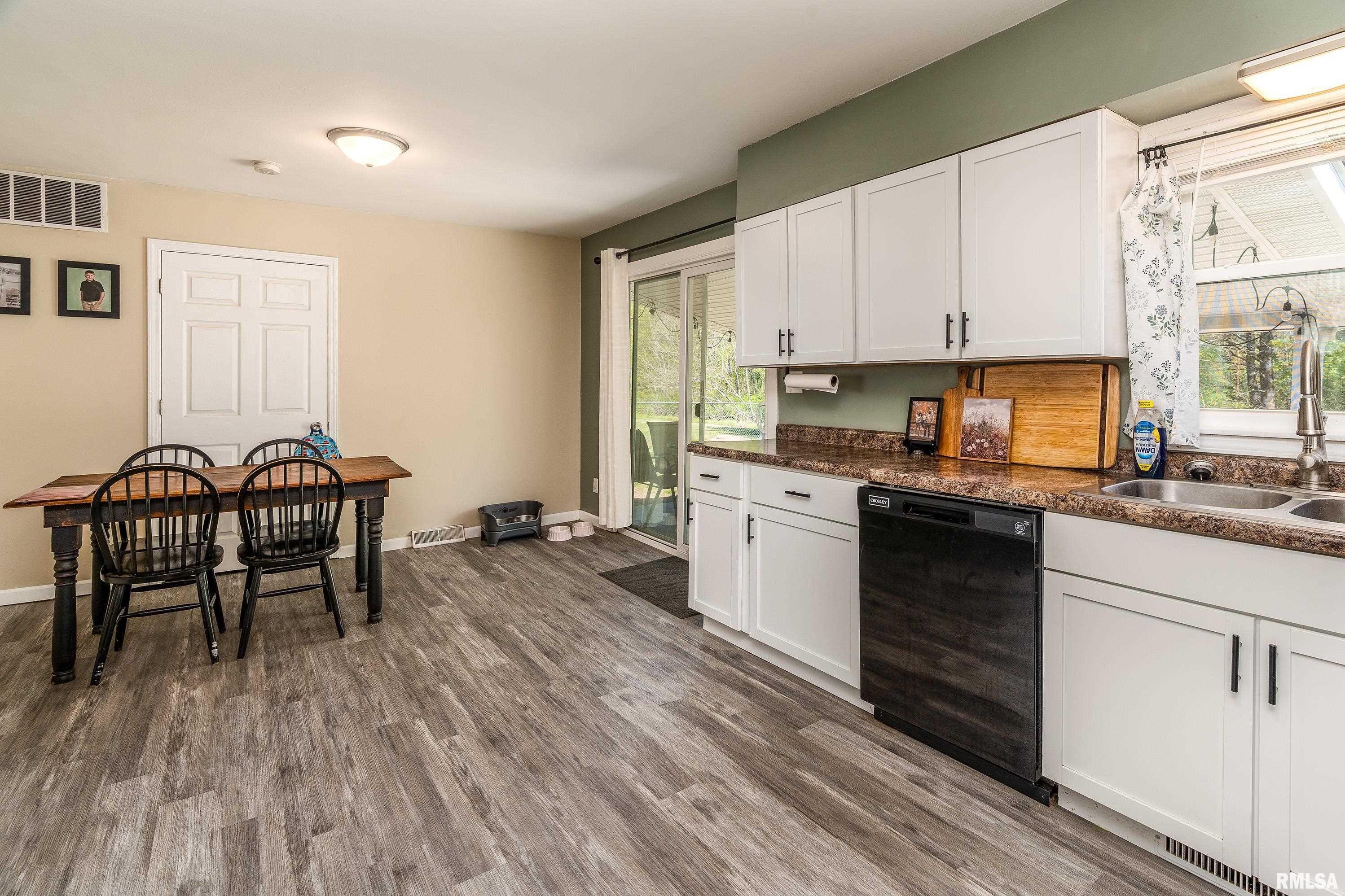 703 South Hadfield Street Marion, IL 62959 - Photo 11 of 33