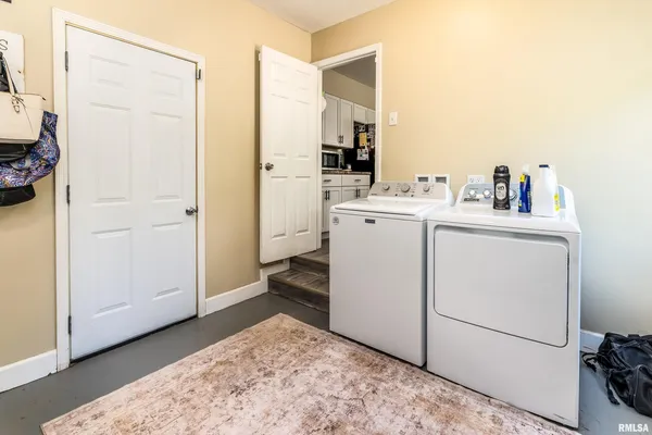 $189,000 | 703 South Hadfield Street, Marion, IL 62959