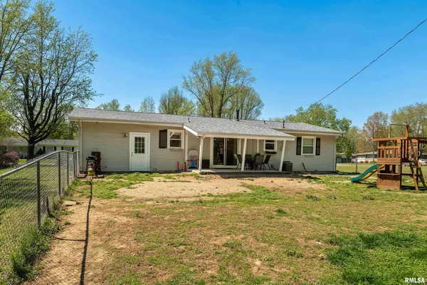 $189,000 | 703 South Hadfield Street, Marion, IL 62959