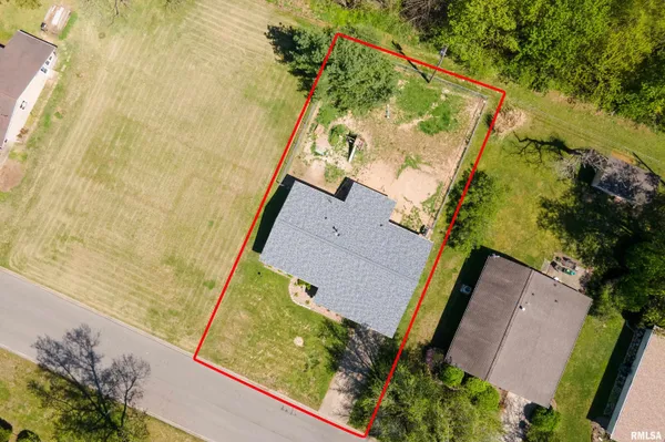 $189,000 | 703 South Hadfield Street, Marion, IL 62959