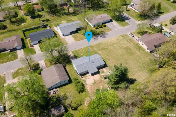 $189,000 | 703 South Hadfield Street, Marion, IL 62959