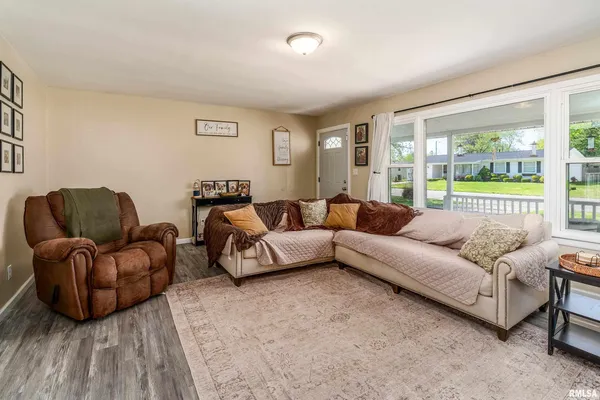 $189,000 | 703 South Hadfield Street, Marion, IL 62959