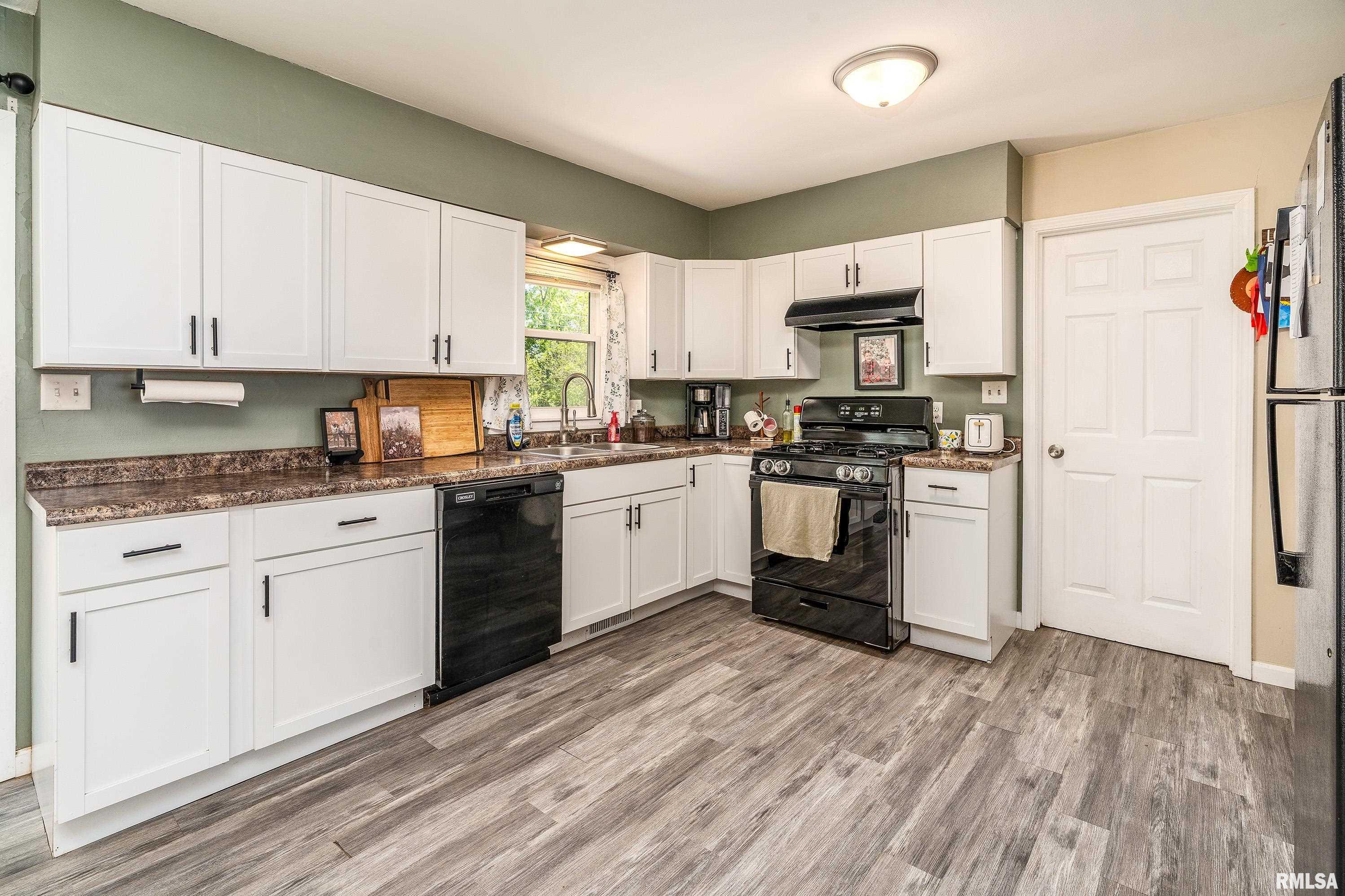 703 South Hadfield Street Marion, IL 62959 - Photo 8 of 33