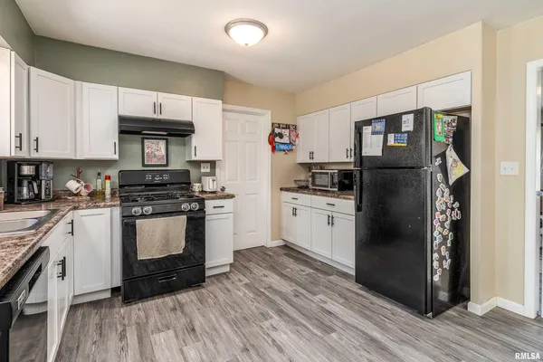 $189,000 | 703 South Hadfield Street, Marion, IL 62959