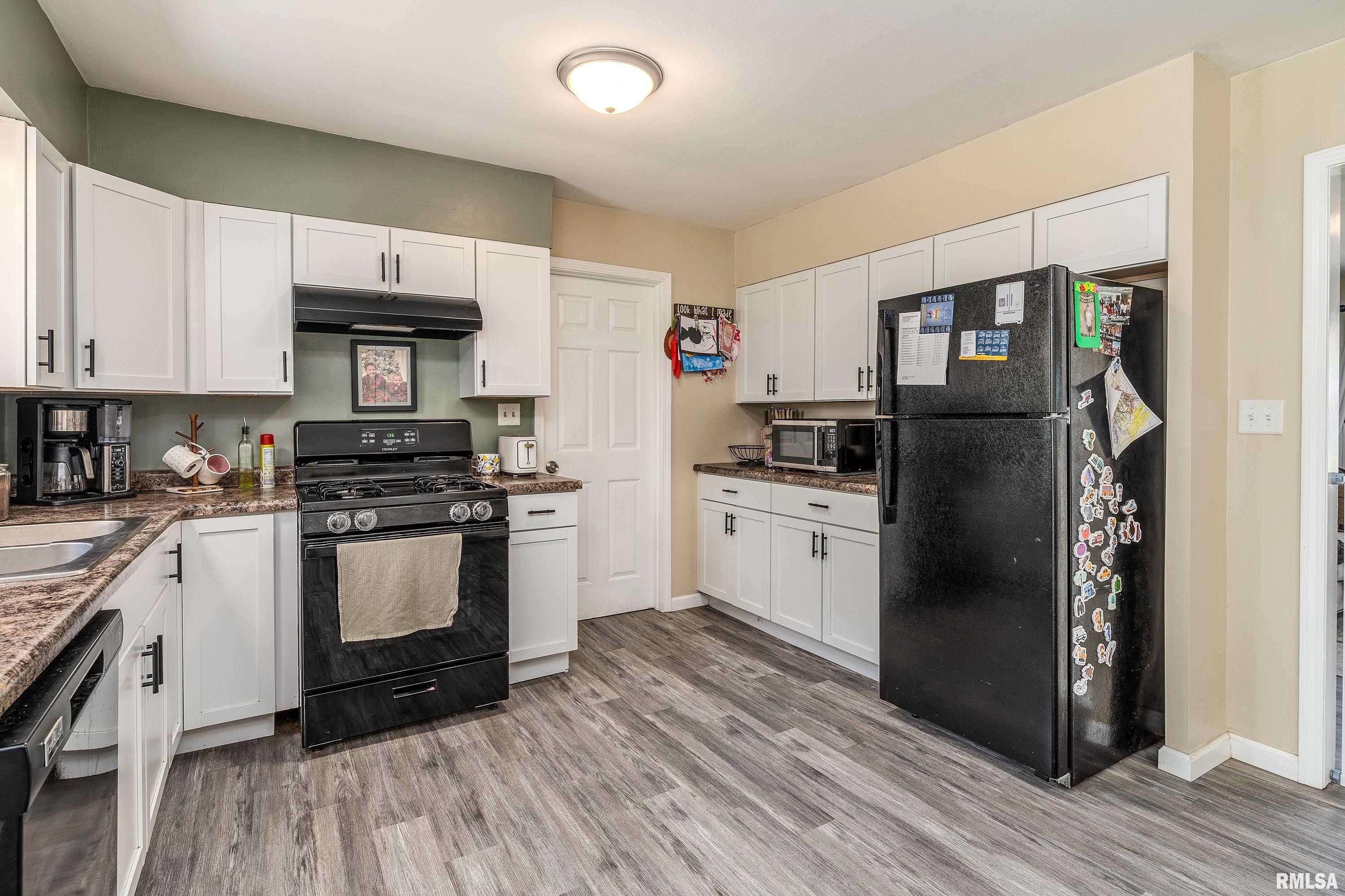 703 South Hadfield Street Marion, IL 62959 - Photo 10 of 33