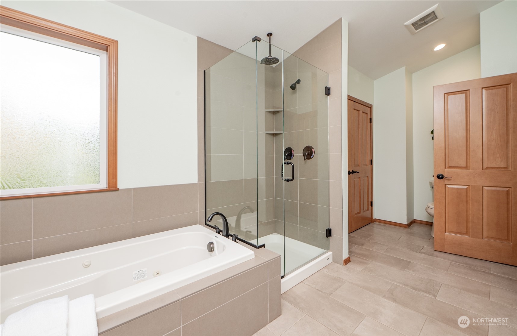 1813 Yew Street Road Bellingham, WA 98229 - Photo 16 of 32 Gallery Image 16
