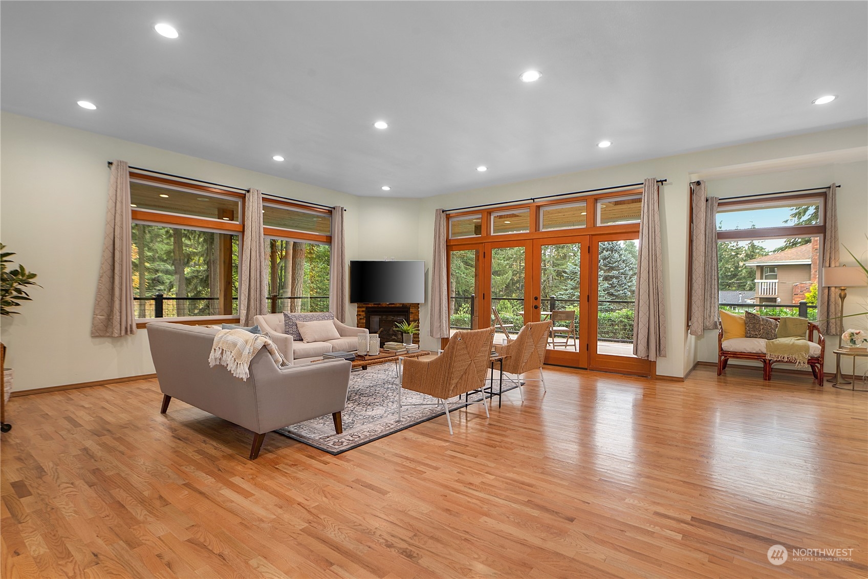 1813 Yew Street Road Bellingham, WA 98229 - Photo 2 of 32 Gallery Image 2