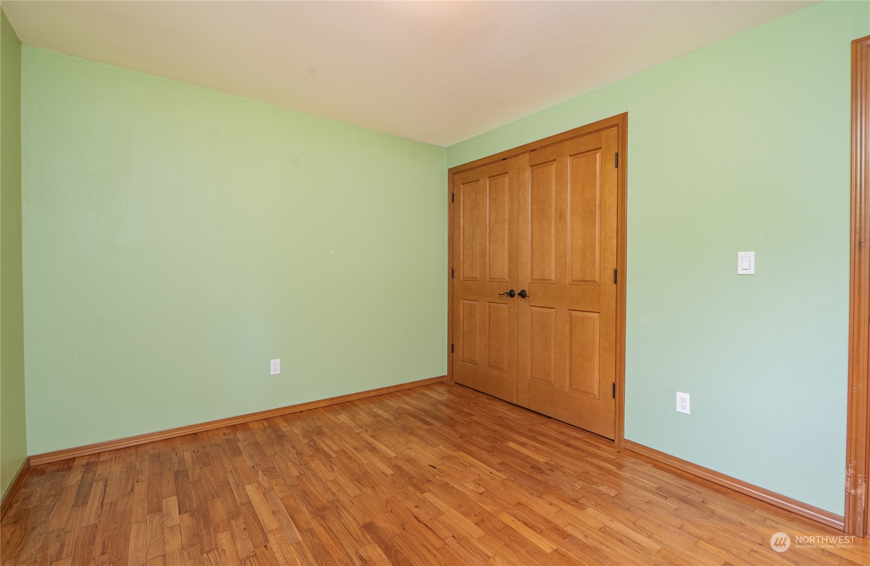 1813 Yew Street Road Bellingham, WA 98229 - Photo 24 of 32 Gallery Image 24