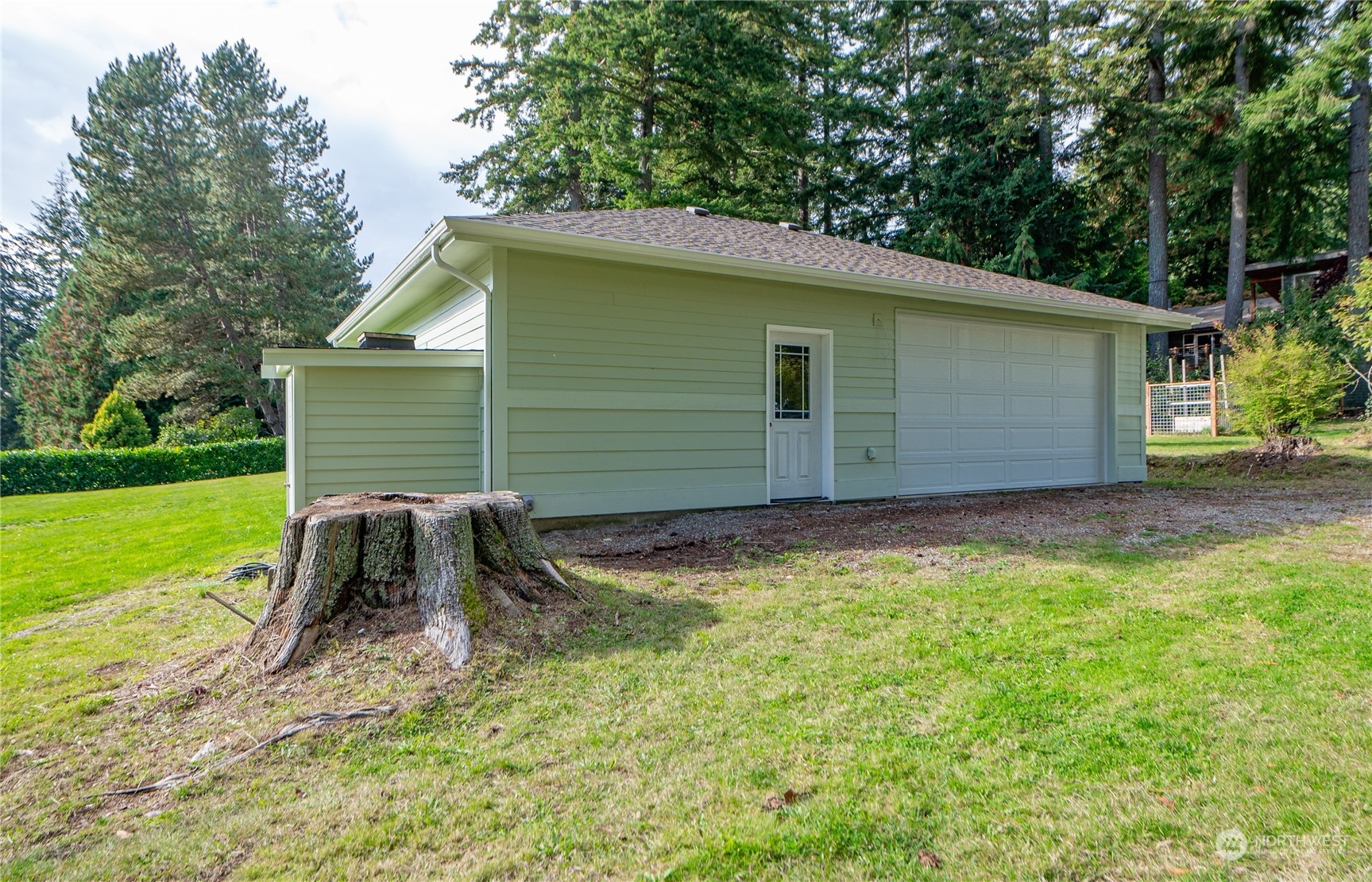 1813 Yew Street Road Bellingham, WA 98229 - Photo 30 of 32 Gallery Image 30