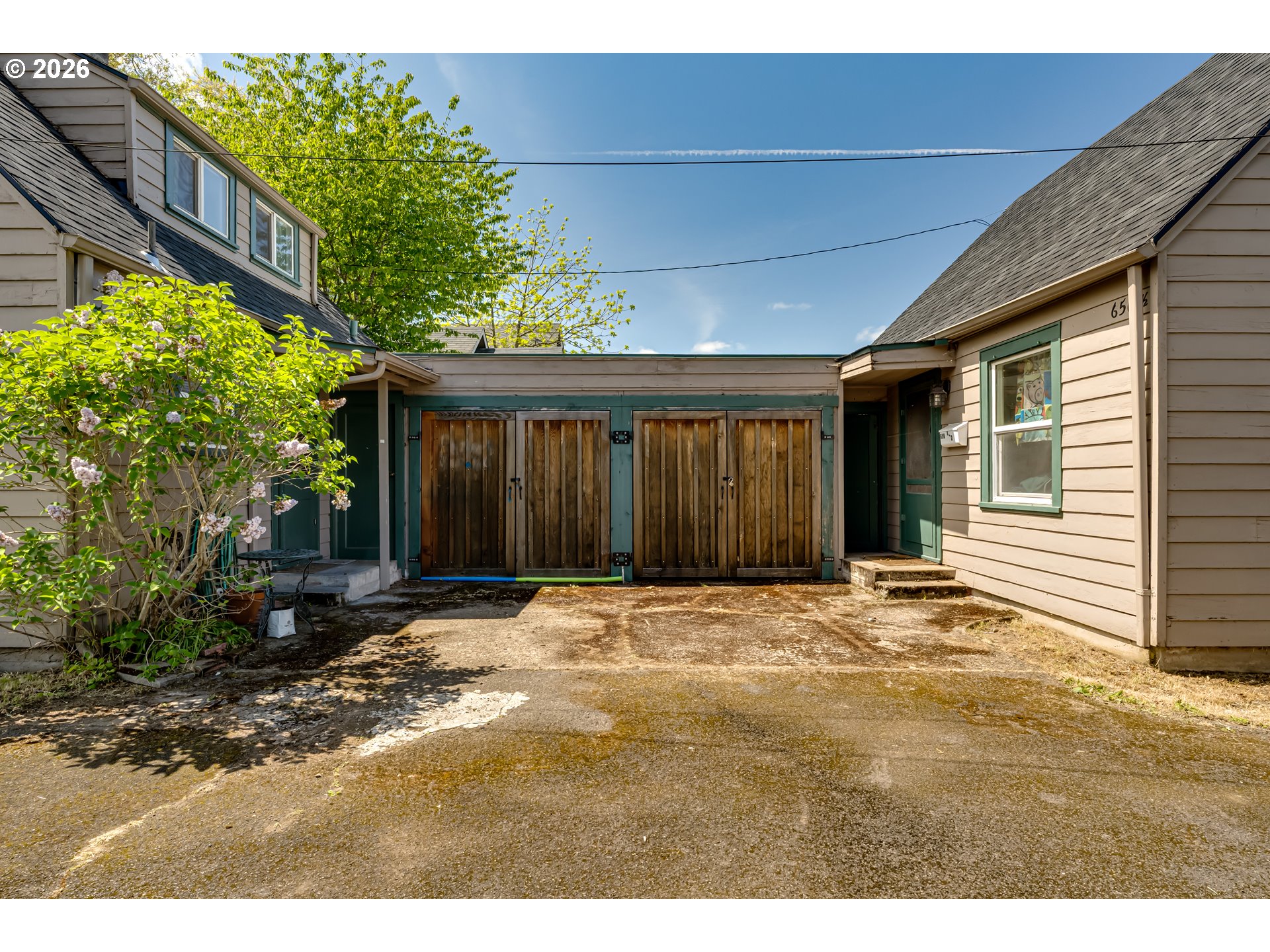 650-656 F Street Springfield, OR 97477 - Photo 5 of 9 Garage