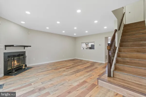 $2,300 | 1004 Dartmouth Glen Way, Baltimore, MD 21212