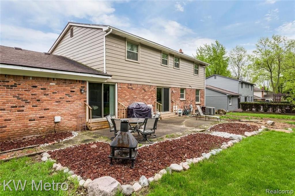 801 Bridgestone Drive Rochester Hills, MI 48309 - Photo 28 of 29