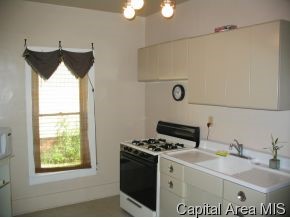 909 Henrietta Street Springfield, IL 62704 - Photo 6 of 12 Gallery Image 6