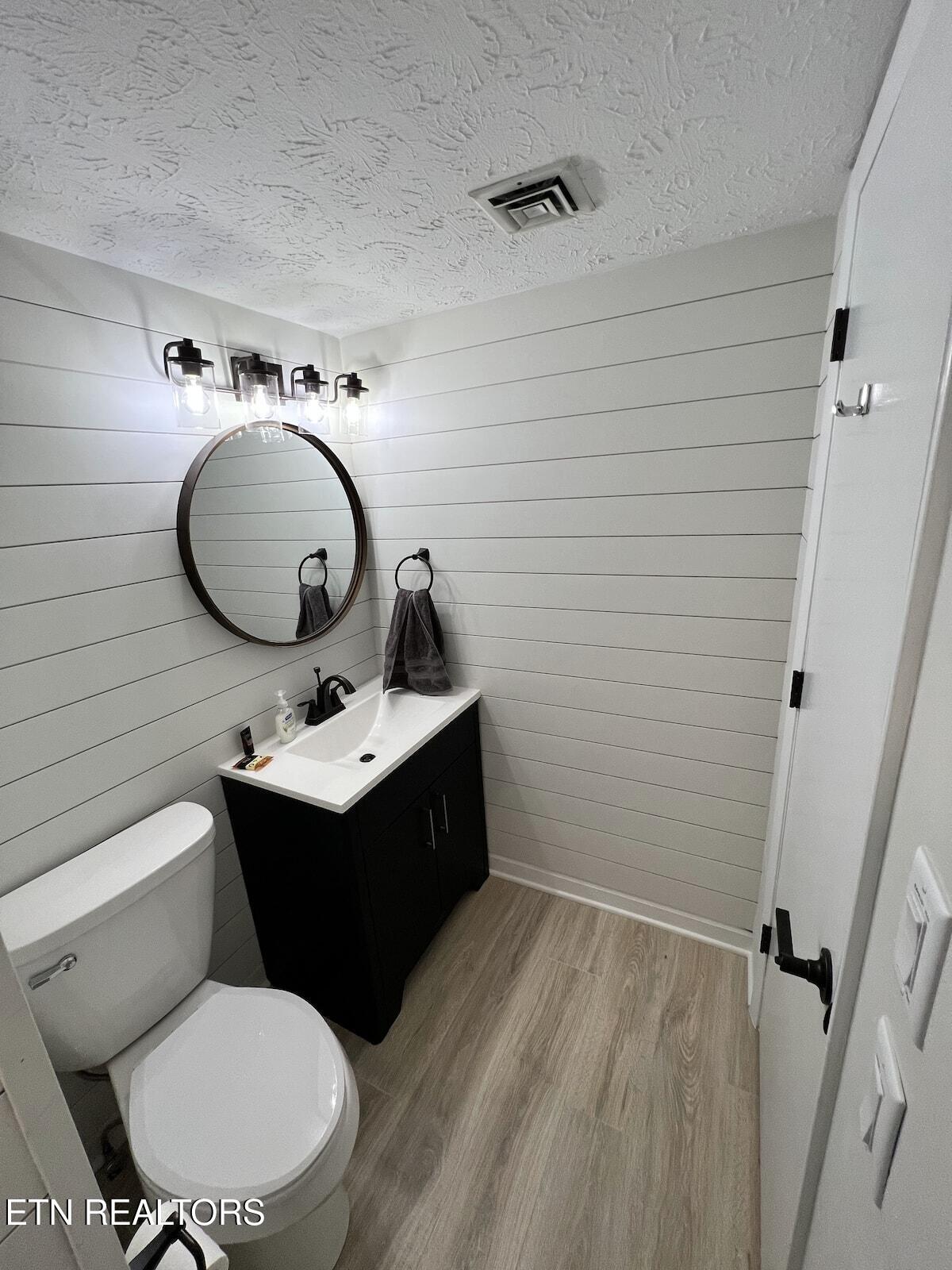 3710 Weber Road, Unit 104E Gatlinburg, TN 37738 - Photo 21 of 42 104 E bathroom.2