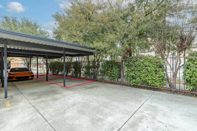 a view of outdoor space with porch and entertaining space