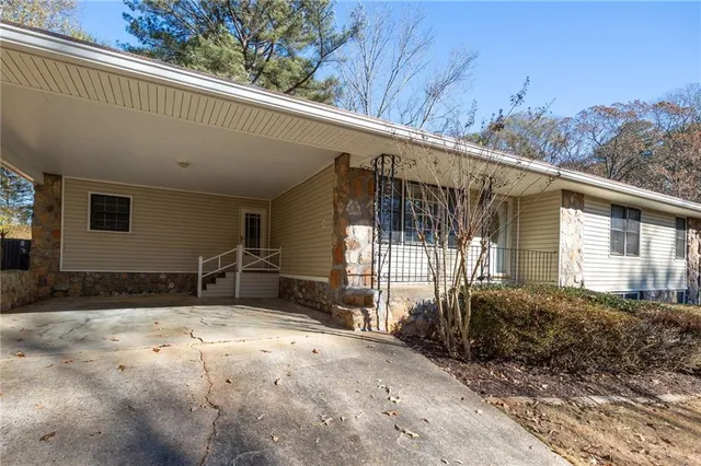 a view of a house with a outdoor space