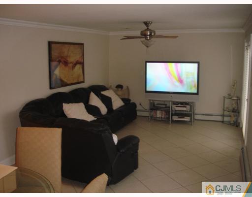 48 West Hill Road Colonia, NJ 07067 - Photo 5 of 10 Gallery Image 5
