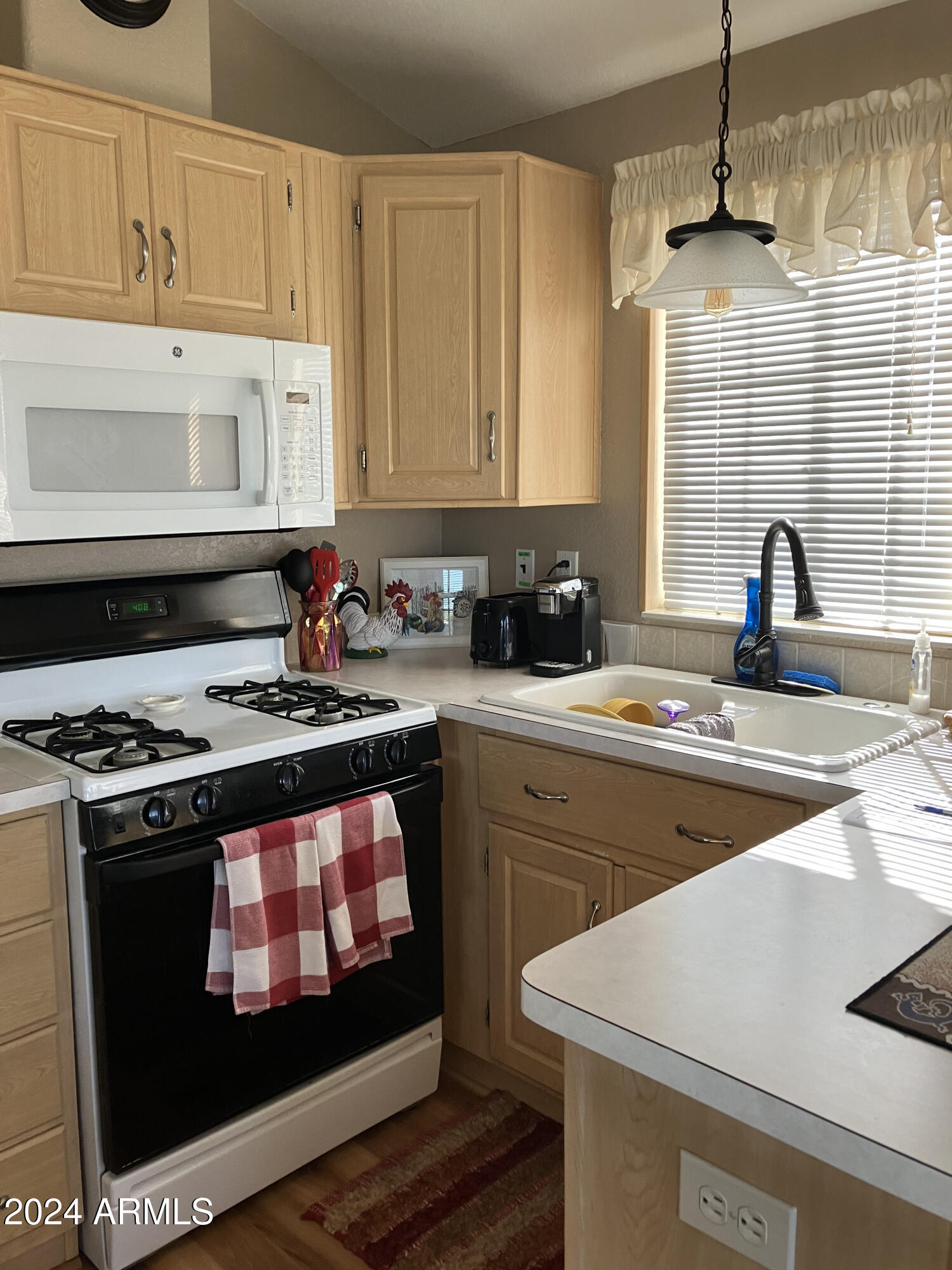 8223 Bogie Loop, Unit 233 Show Low, AZ 85901 - Photo 9 of 16 IMG_6323