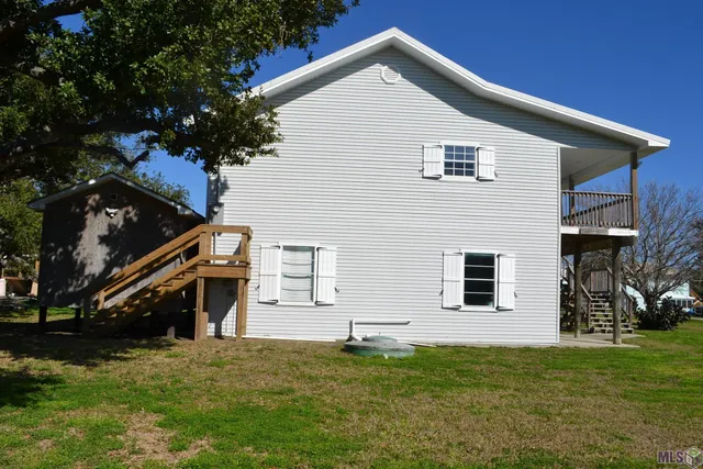 $490,000 | 145 Elm Lane, Grand Isle, LA 70358