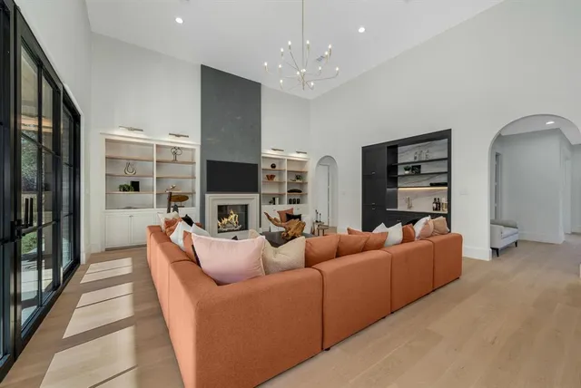 $3,000,000 | 7004 Irongate Lane, Dallas, TX 75214