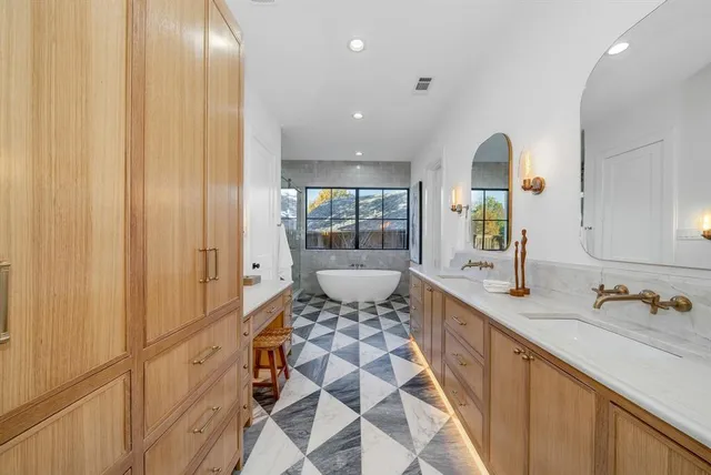 $3,000,000 | 7004 Irongate Lane, Dallas, TX 75214