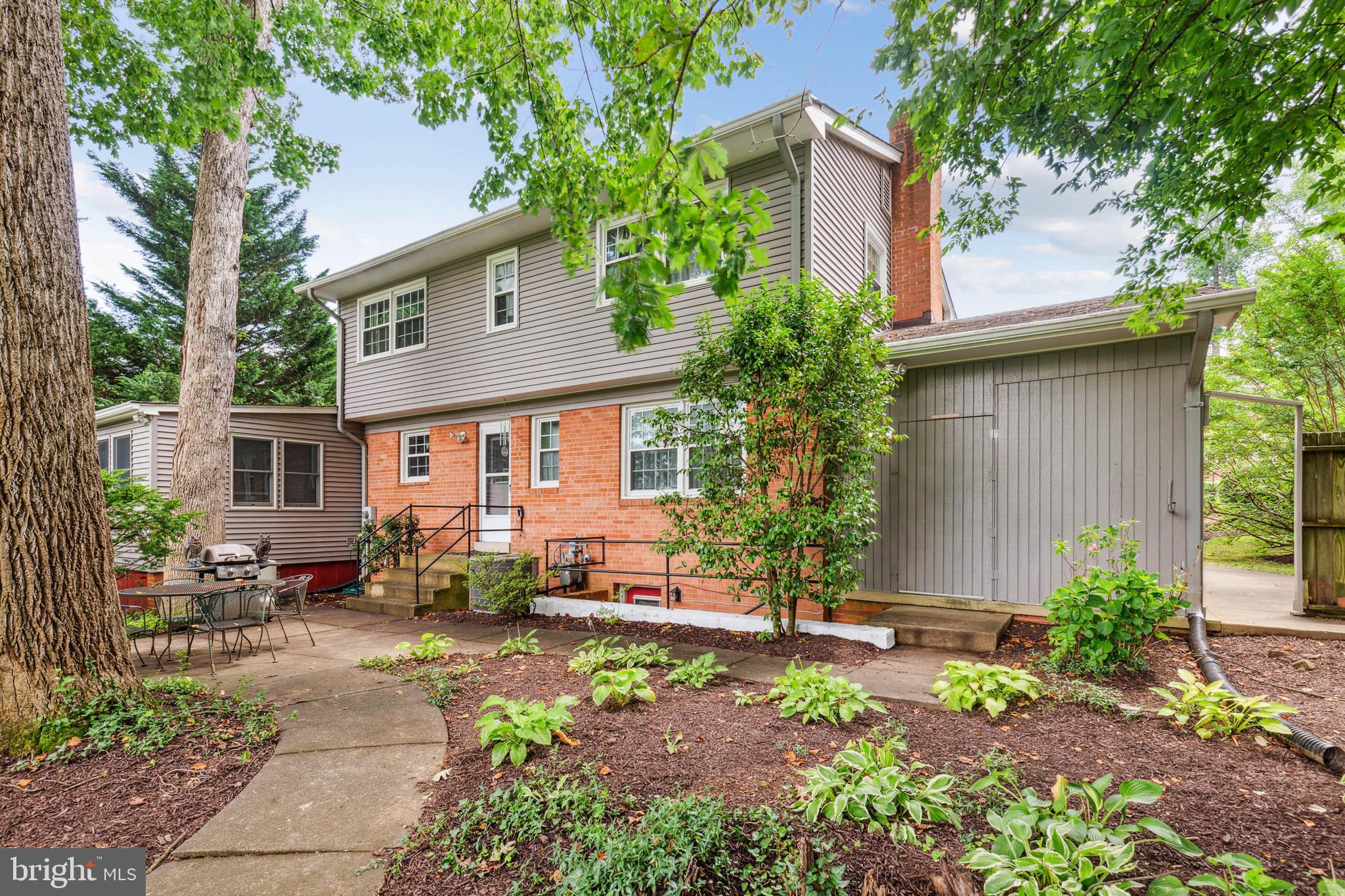 6715 Bellamy Avenue Springfield, VA 22152 - Photo 47 of 52 Private rear yard