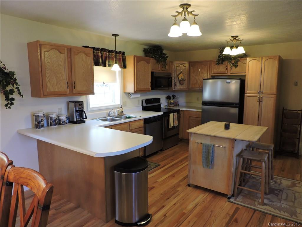 24 Pinnacle Road Burnsville, NC 28714 - Photo 13 of 24 Gallery Image 13