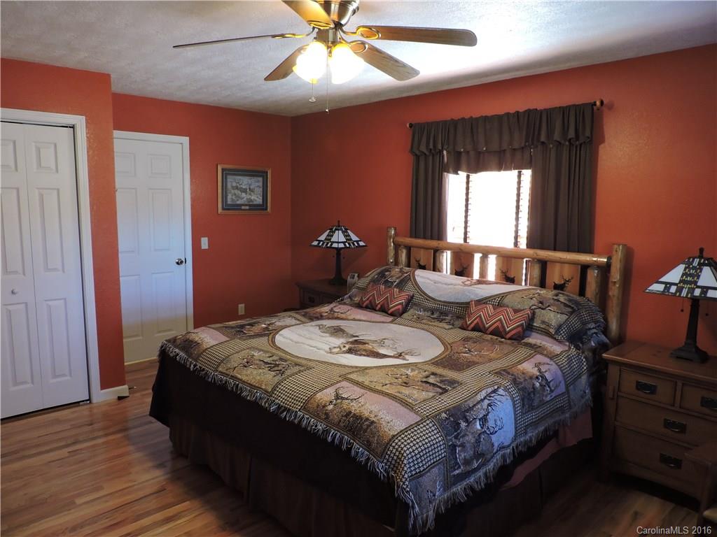 24 Pinnacle Road Burnsville, NC 28714 - Photo 15 of 24 Gallery Image 15