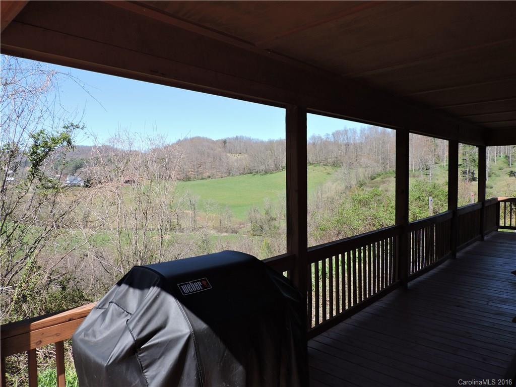 24 Pinnacle Road Burnsville, NC 28714 - Photo 7 of 24 Gallery Image 7