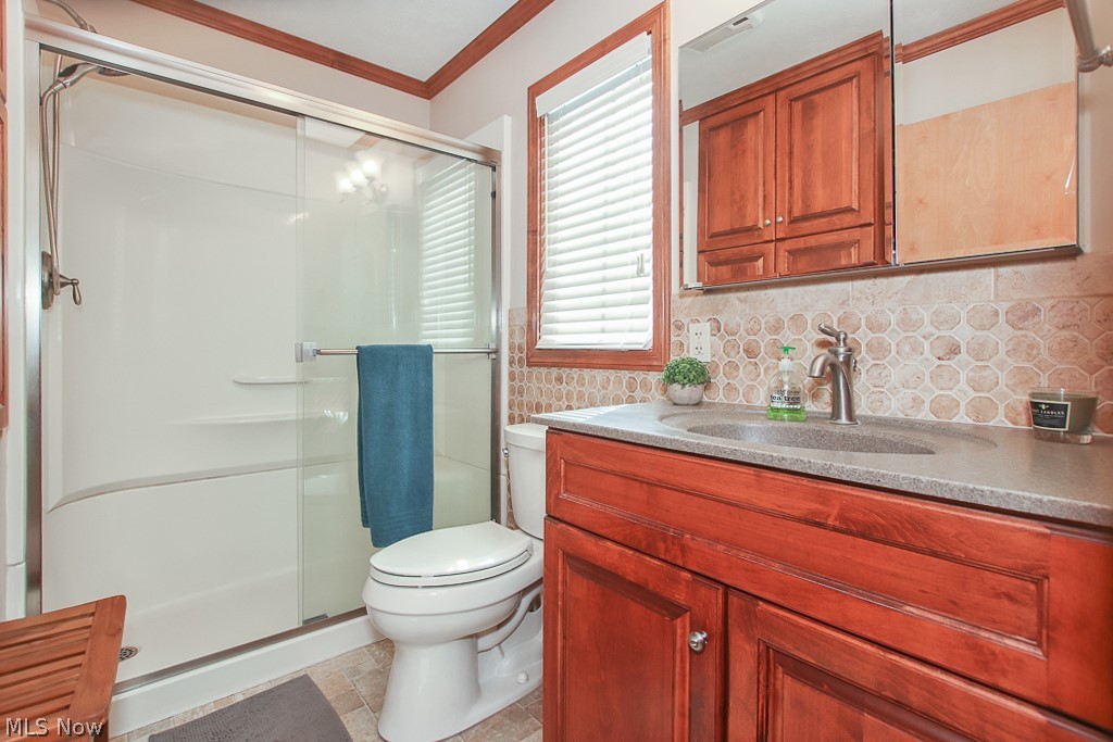 3589 Lester Road Medina, OH 44256 - Photo 15 of 35 Secondary full bath on the 1st floor.