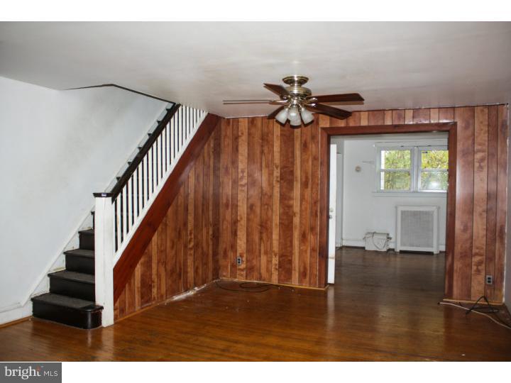 283 Sheffield Road Lansdowne, PA 19050 - Photo 2 of 17 Living Room