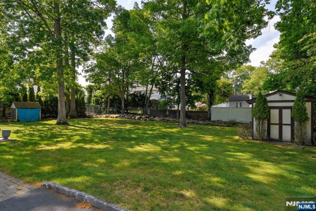 11 Yellow Brick Road Wayne, NJ 07470 - Photo 36 of 41
