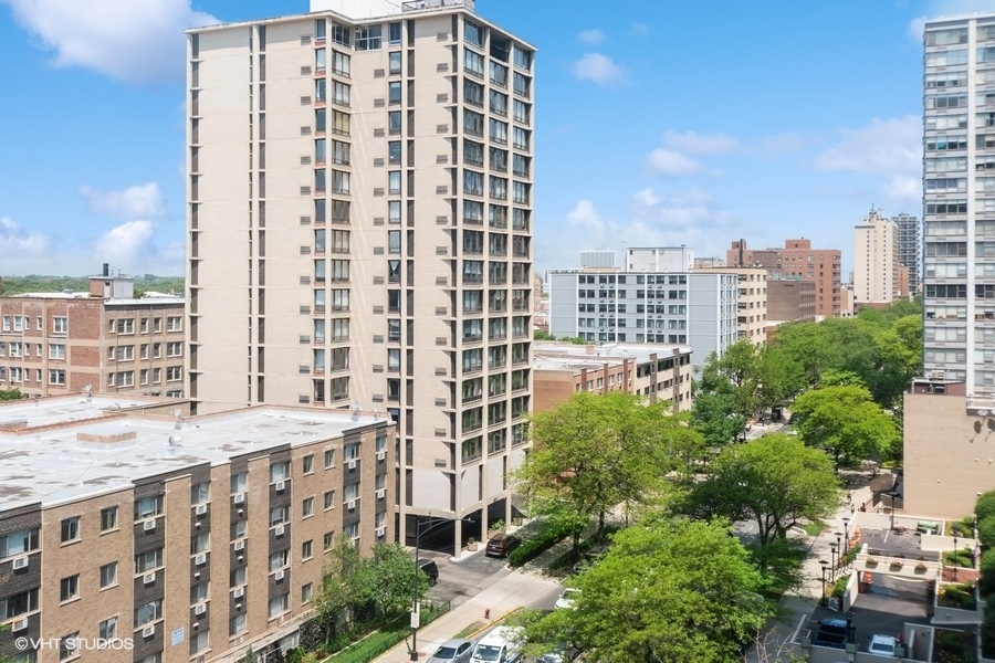 5701 North Sheridan Road, Unit 9L Chicago, IL 60660 - Photo 13 of 17 a view of a building