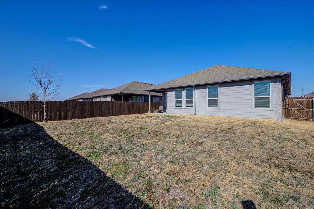 145 Hawksbill Lane Rhome, TX 76078 - Photo 18 of 23 Large backyard