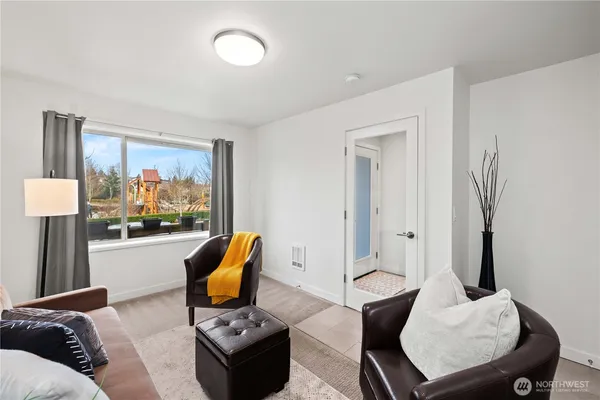 $550,000 | 32730 Hemlock Avenue Southeast, Black Diamond, WA 98010