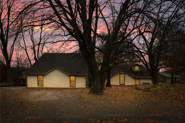 $450,000 | 8009 Missouri YY, Peculiar, MO 64078