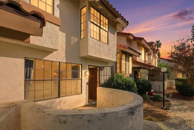 a view of outdoor space yard and balcony