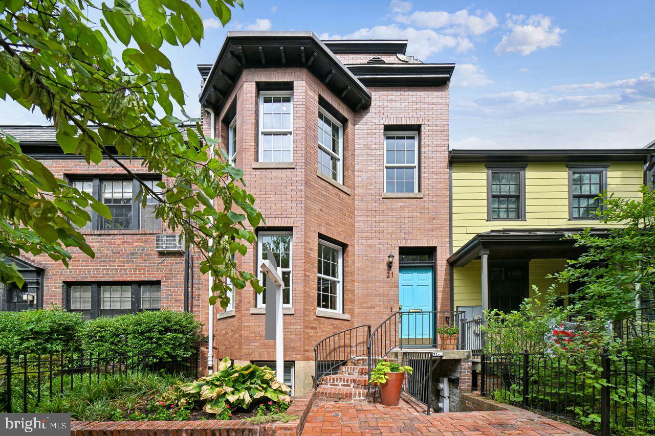 21 4th Street Northeast Washington, DC 20002 - Photo 1 of 38