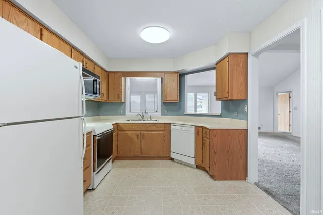 $249,900 | 2928 Wood Knoll Lane, Fort Wayne, IN 46804